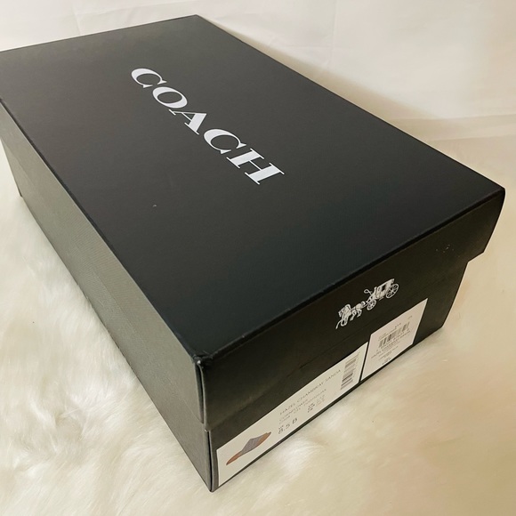 New in Box Coach Hazel Sandals in Signature Jacquard. - Picture 7 of 7